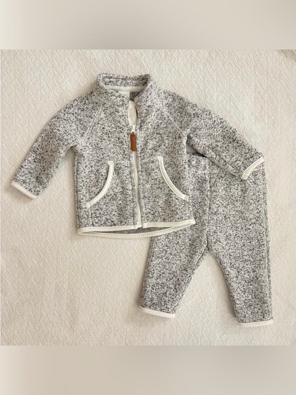 H&M Fleece Lined Gray Zippered Jacket and Sweatpants Matching Set